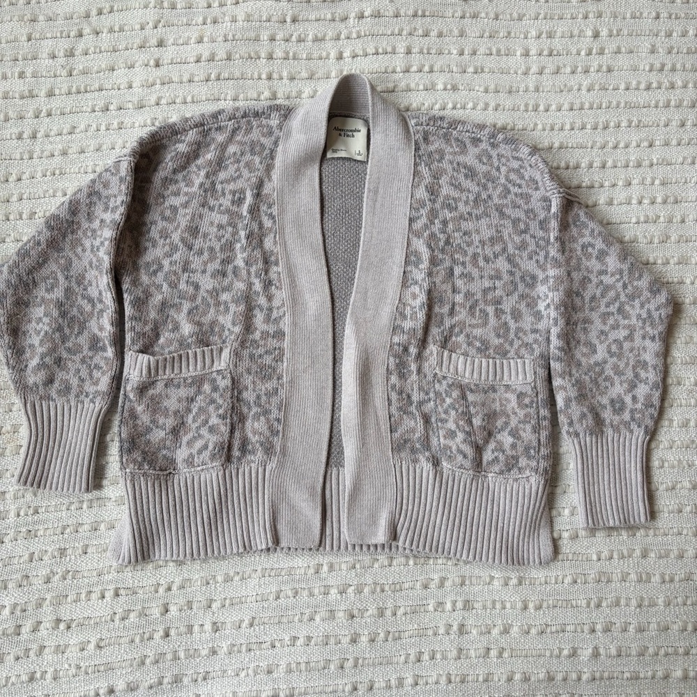 Abercrombie & Fitch Gray Animal Leopard Print Chunky Knit Cardigan Sweater Small